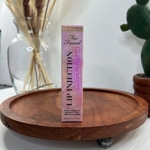 Too Faced Lip Injection Maximum Plump